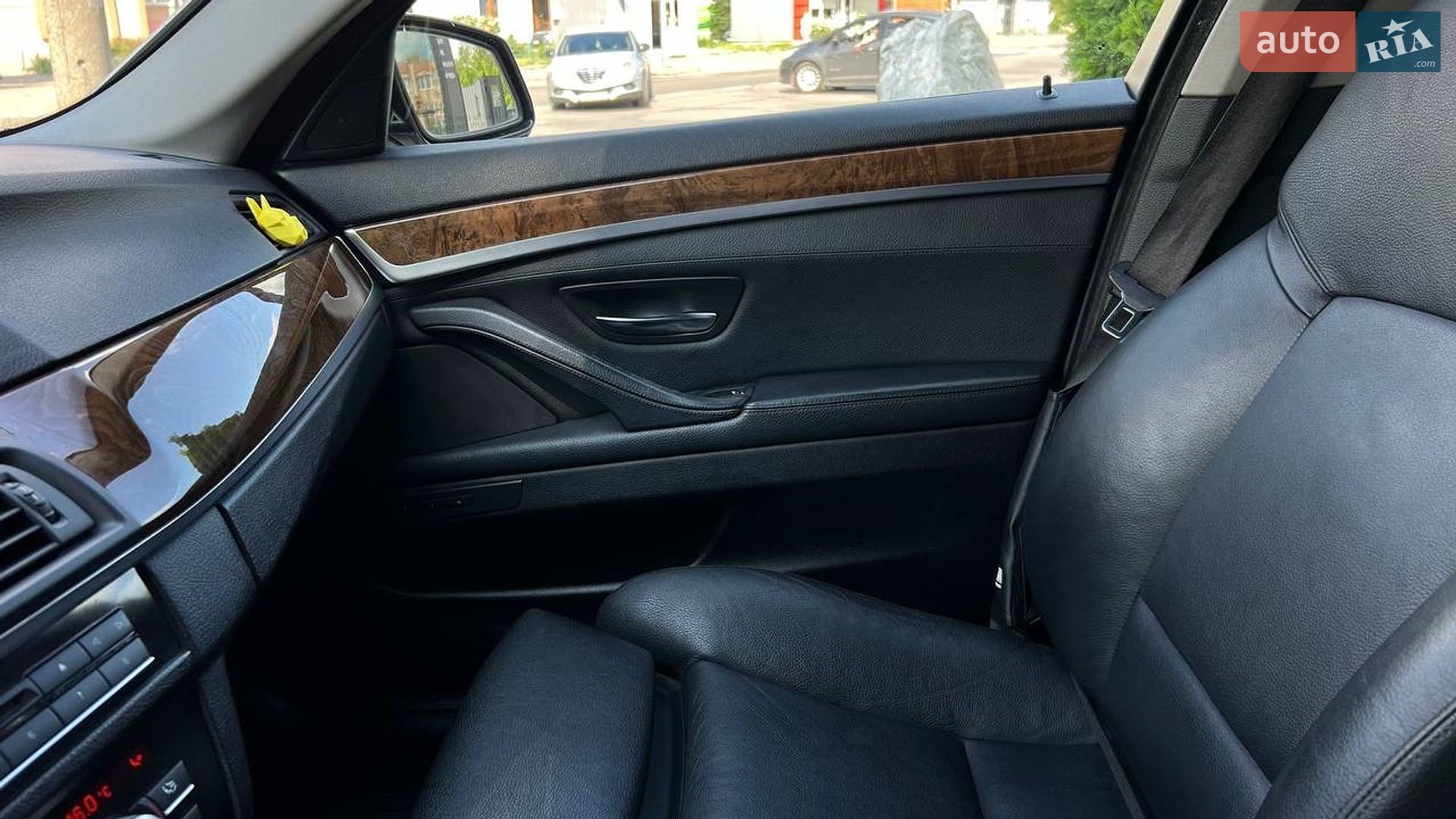 BMW 5 Series 2011 VIN WBAFU7C5XBC869962 фото оголошення 16 з 39