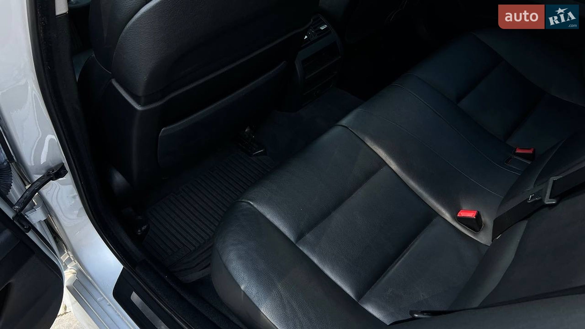 BMW 5 Series 2011 VIN WBAFU7C5XBC869962 фото оголошення 29 з 39