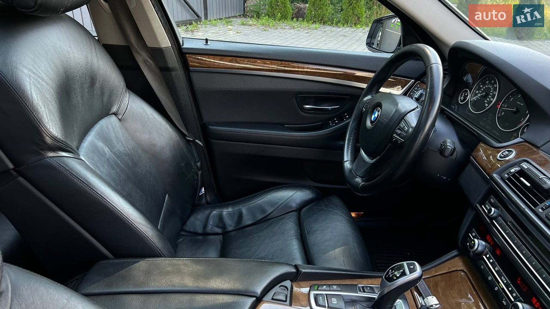 BMW 5 Series 2011 VIN WBAFU7C5XBC869962 фото оголошення 37 з 39