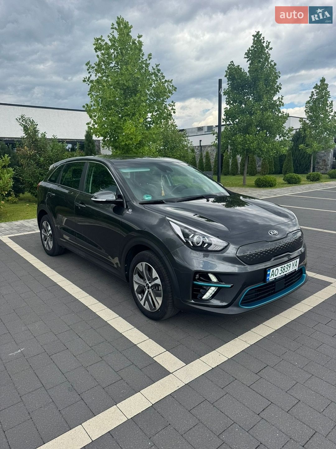 Kia Niro 2021 VIN KNACB81HFM5103479 фото оголошення 2 з 17