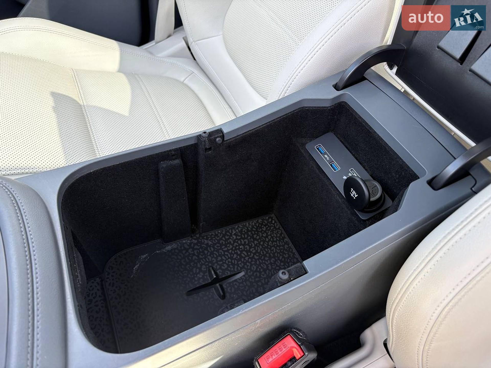 Jaguar E-Pace 2020 VIN SADFA2BN0L1005083 фото оголошення 27 з 37