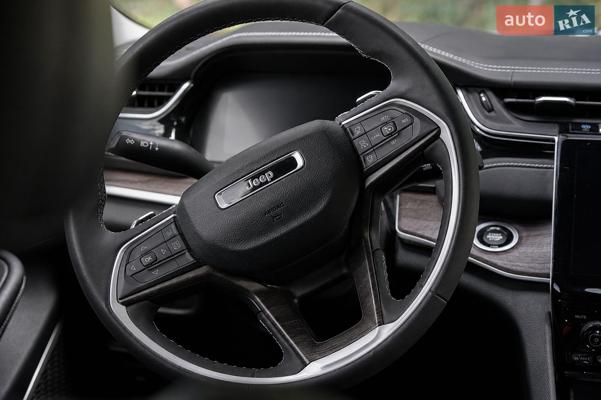 Jeep Grand Cherokee 2022 VIN 1C4RJYB63N8721507 фото оголошення 12 з 14