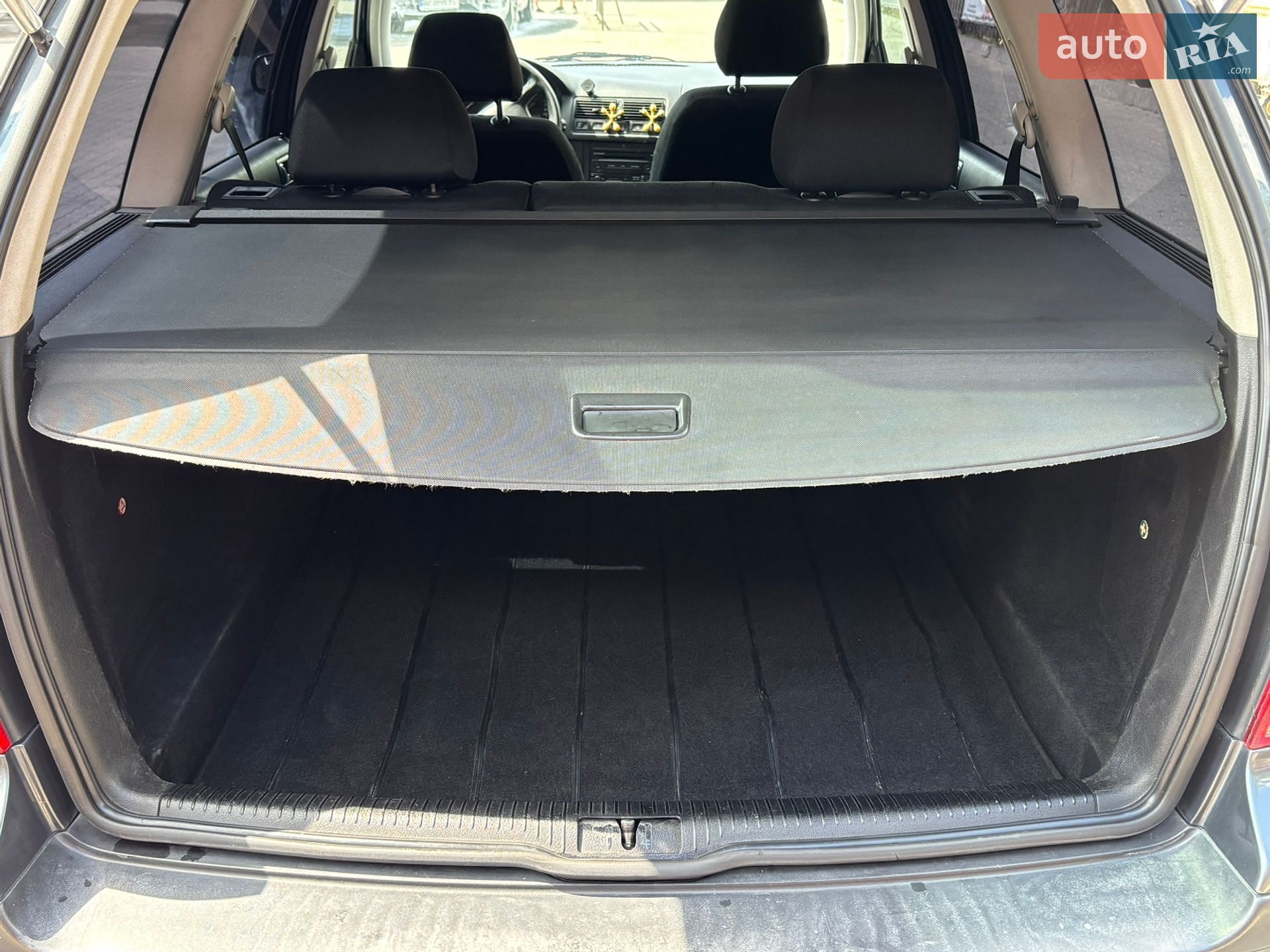Volkswagen Golf 2001 VIN WVWZZZ1JZ2W330223 фото оголошення 12 з 42