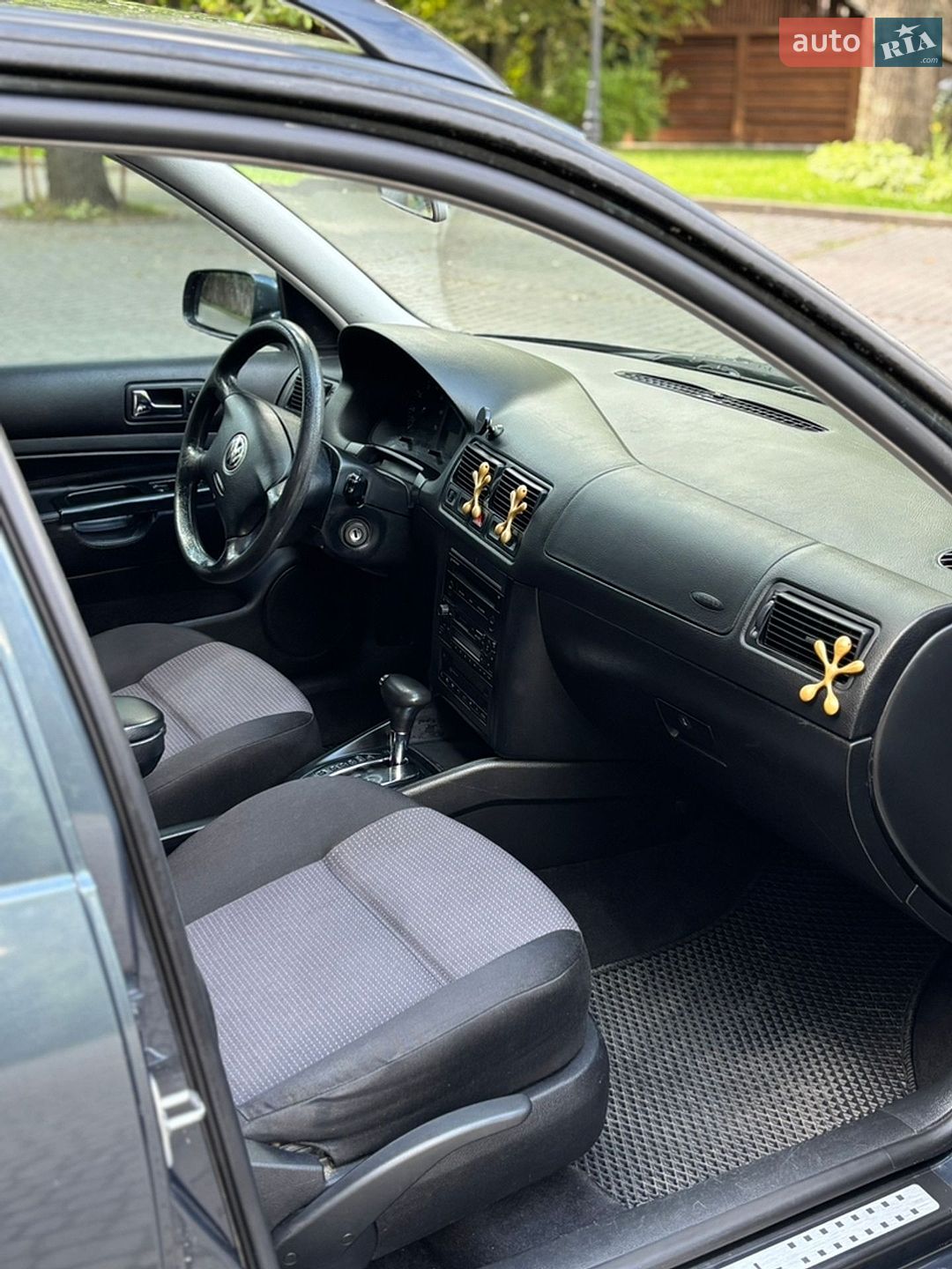 Volkswagen Golf 2001 VIN WVWZZZ1JZ2W330223 фото оголошення 20 з 42
