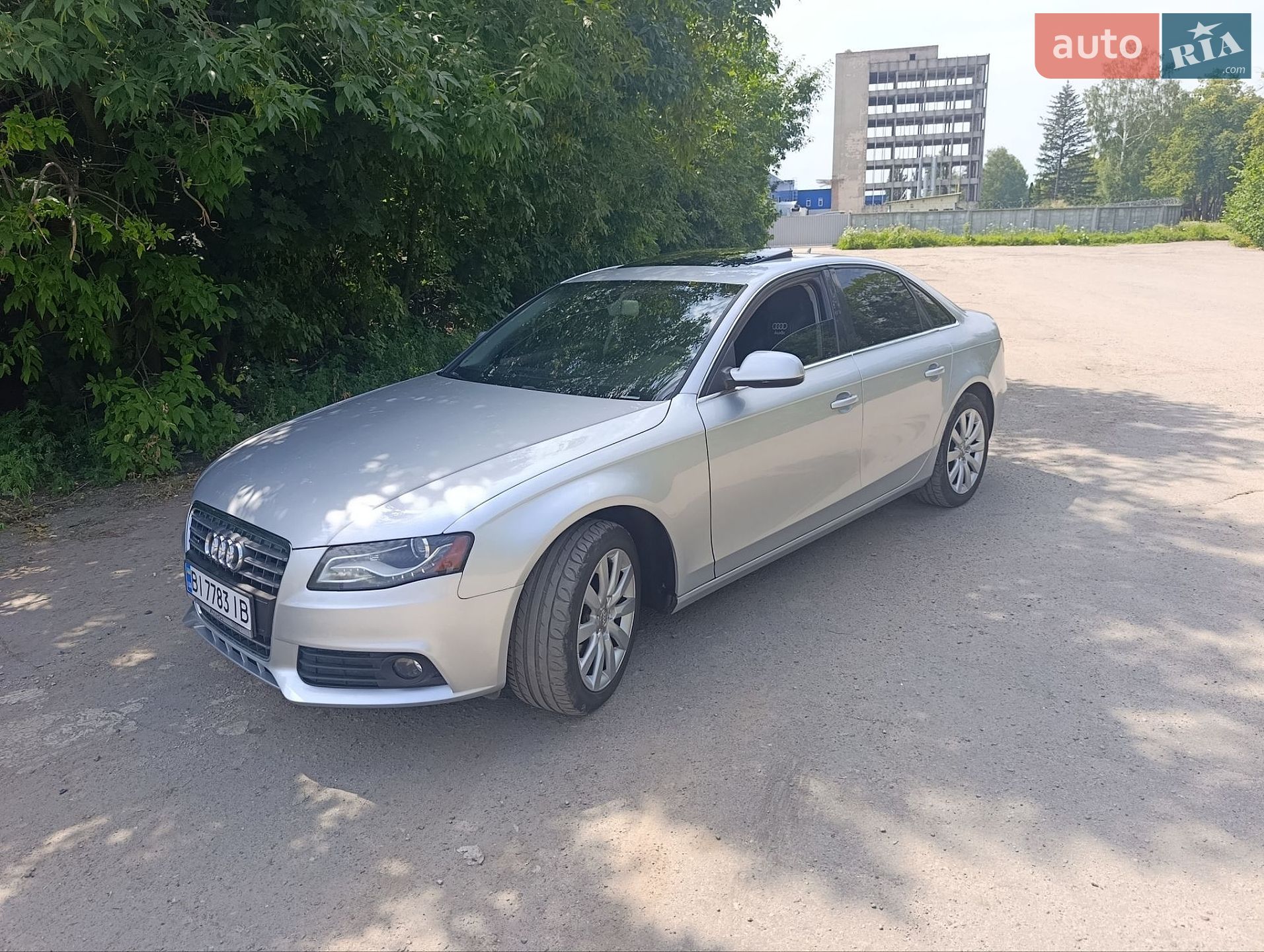 Audi A4 2012 VIN WAUBFAFL8CA053460 фото оголошення 4 з 25