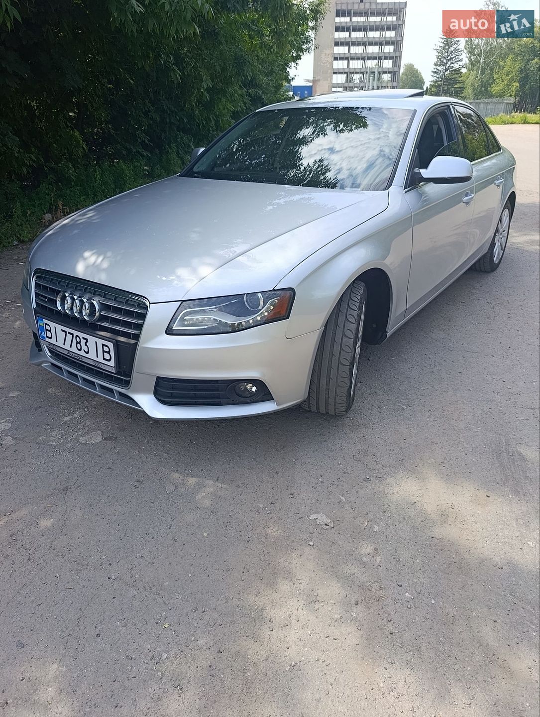 Audi A4 2012 VIN WAUBFAFL8CA053460 фото оголошення 11 з 25