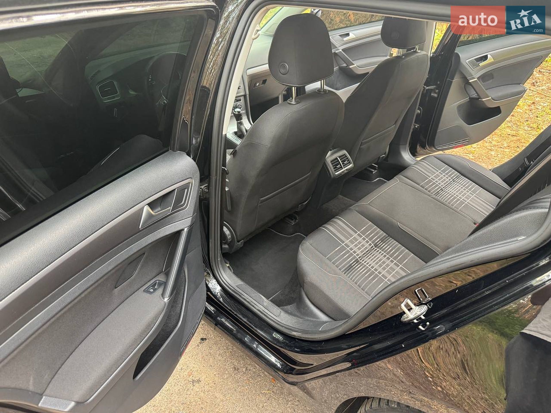 Volkswagen Golf 2015 VIN WVWZZZAUZFP625777 фото оголошення 12 з 17