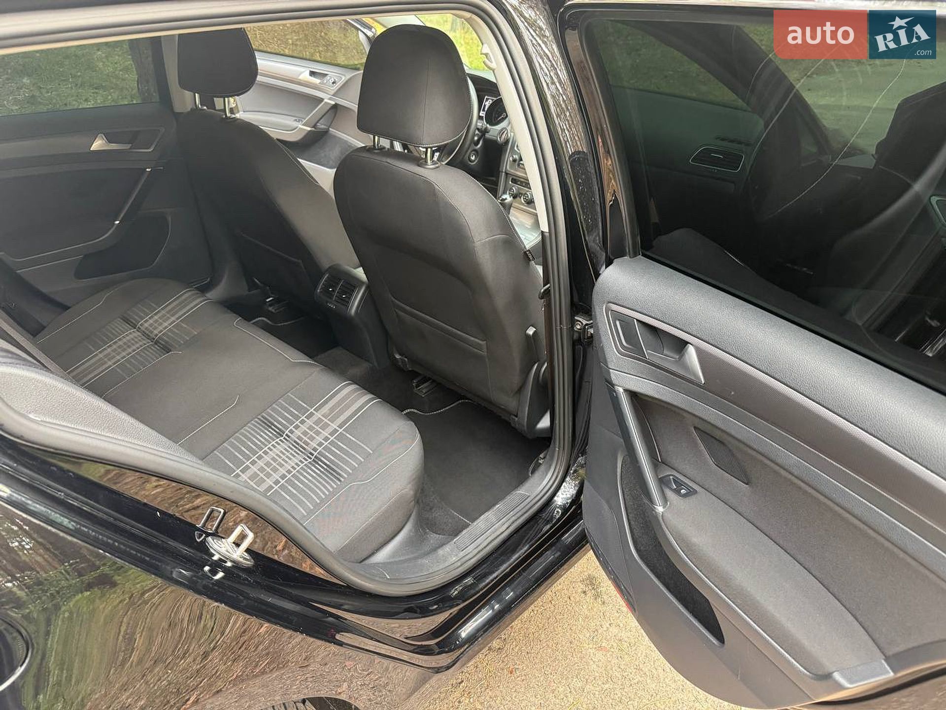 Volkswagen Golf 2015 VIN WVWZZZAUZFP625777 фото оголошення 13 з 17