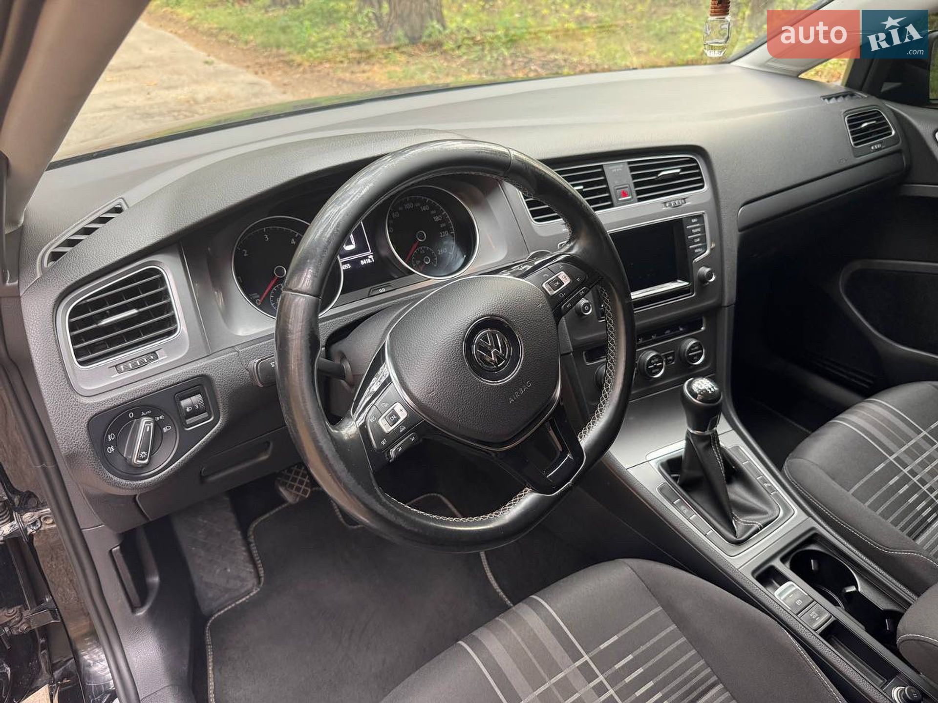 Volkswagen Golf 2015 VIN WVWZZZAUZFP625777 фото оголошення 17 з 17