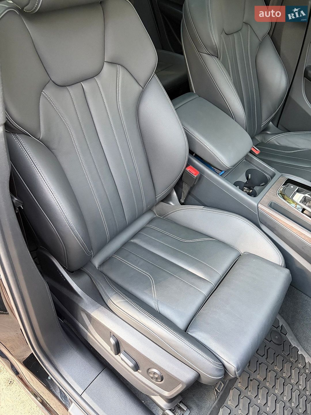 Audi Q5 Sportback 2023 VIN WA14AAFY9R2024620 фото оголошення 10 з 27