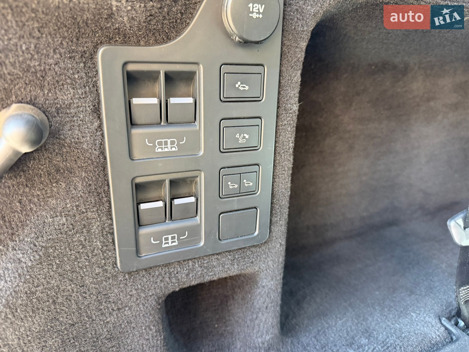 Land Rover Discovery 2018 VIN SALRA2BK2JA064012 фото оголошення 52 з 55