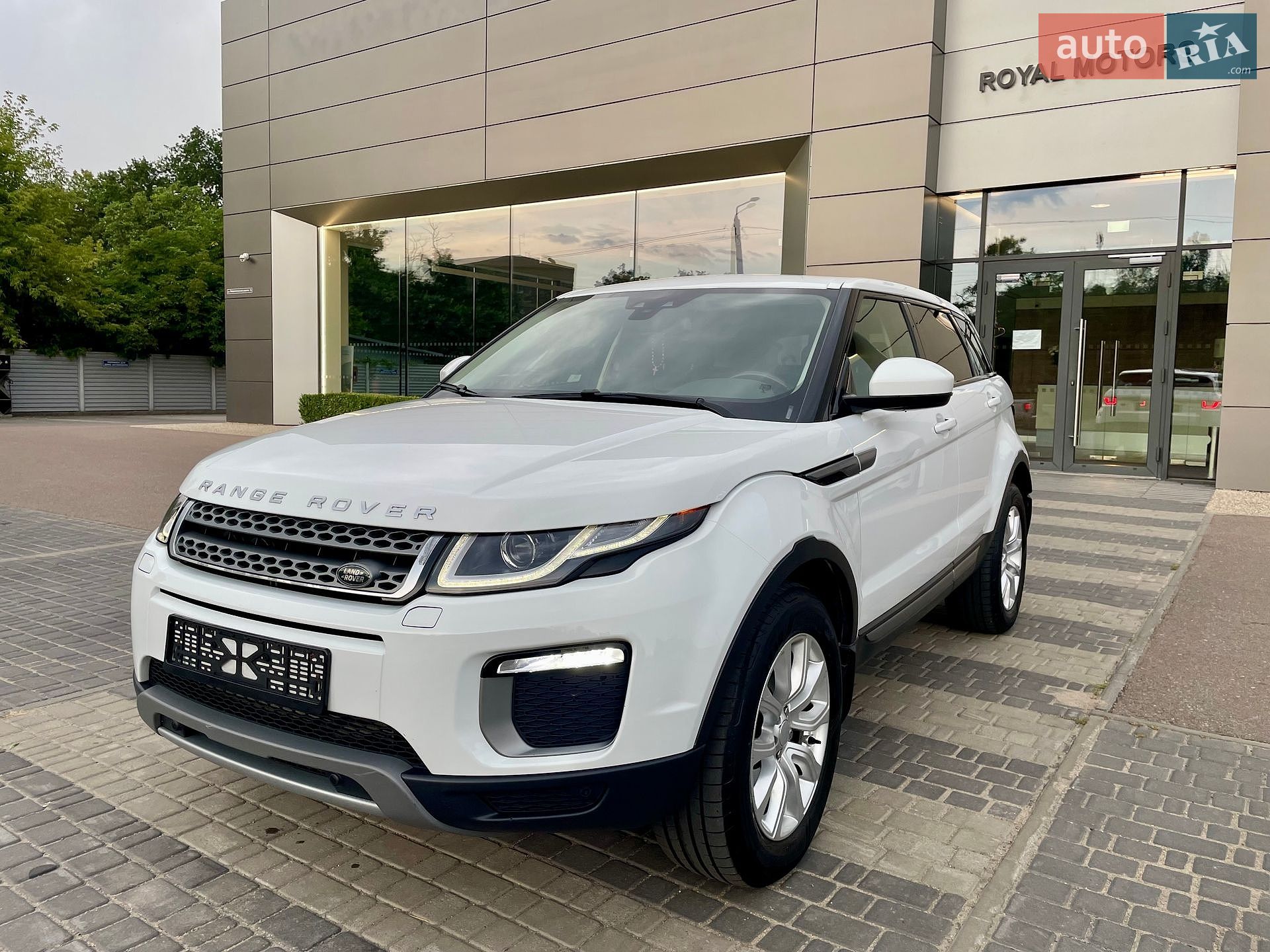 Land Rover Range Rover Evoque 2016 VIN SALVA2BC9GH163319 фото оголошення 3 з 37