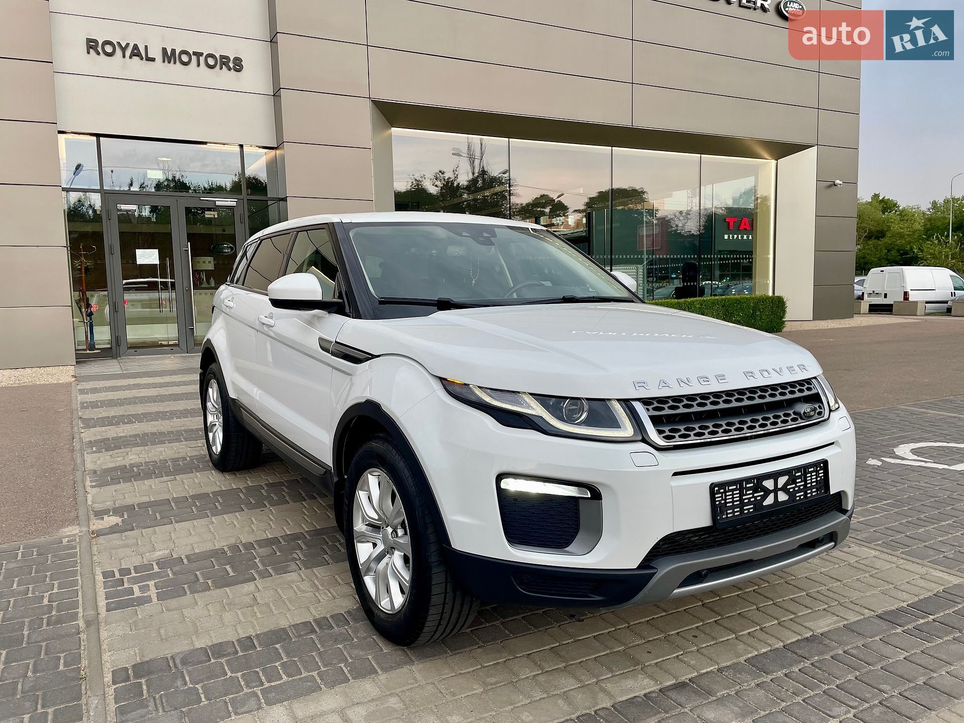Land Rover Range Rover Evoque 2016 VIN SALVA2BC9GH163319 фото оголошення 2 з 37