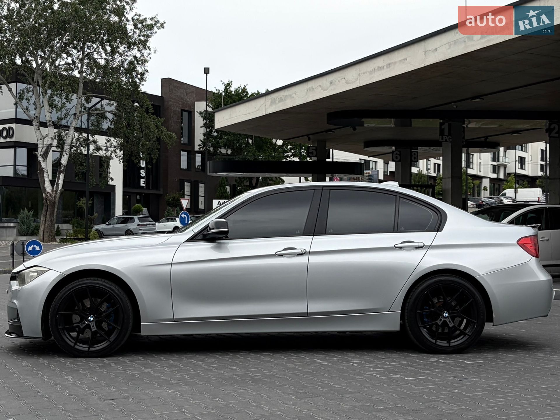 BMW 3 Series 2014 VIN WBA3B5G53ENS09813 фото оголошення 4 з 18