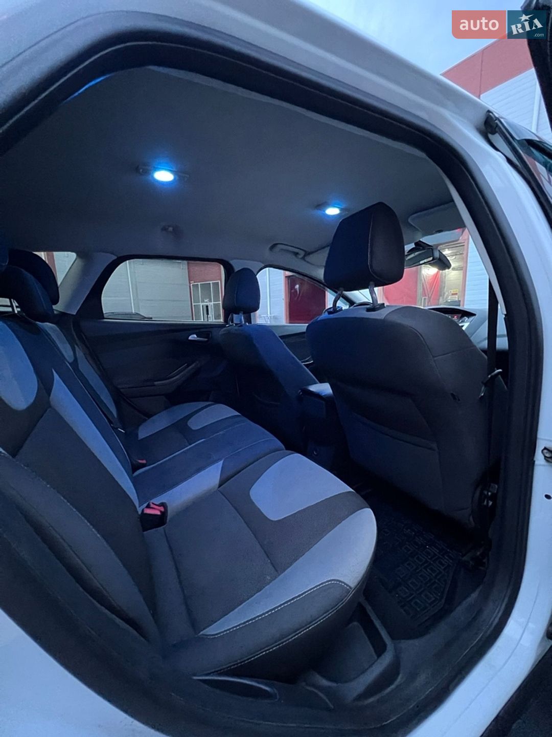 Ford Focus 2012 VIN WF0LXXGCBLCT29701 фото оголошення 9 з 19