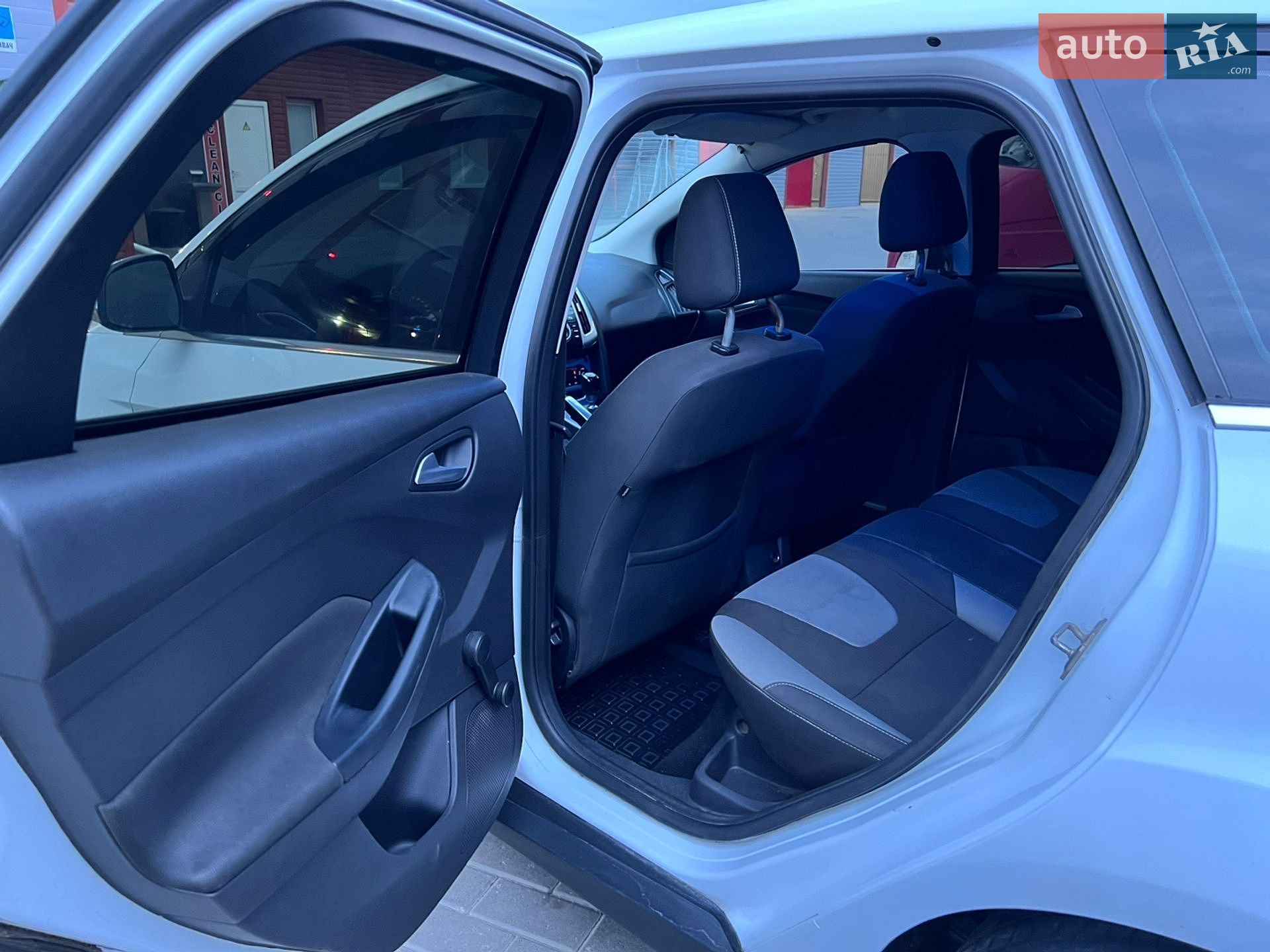 Ford Focus 2012 VIN WF0LXXGCBLCT29701 фото оголошення 16 з 19