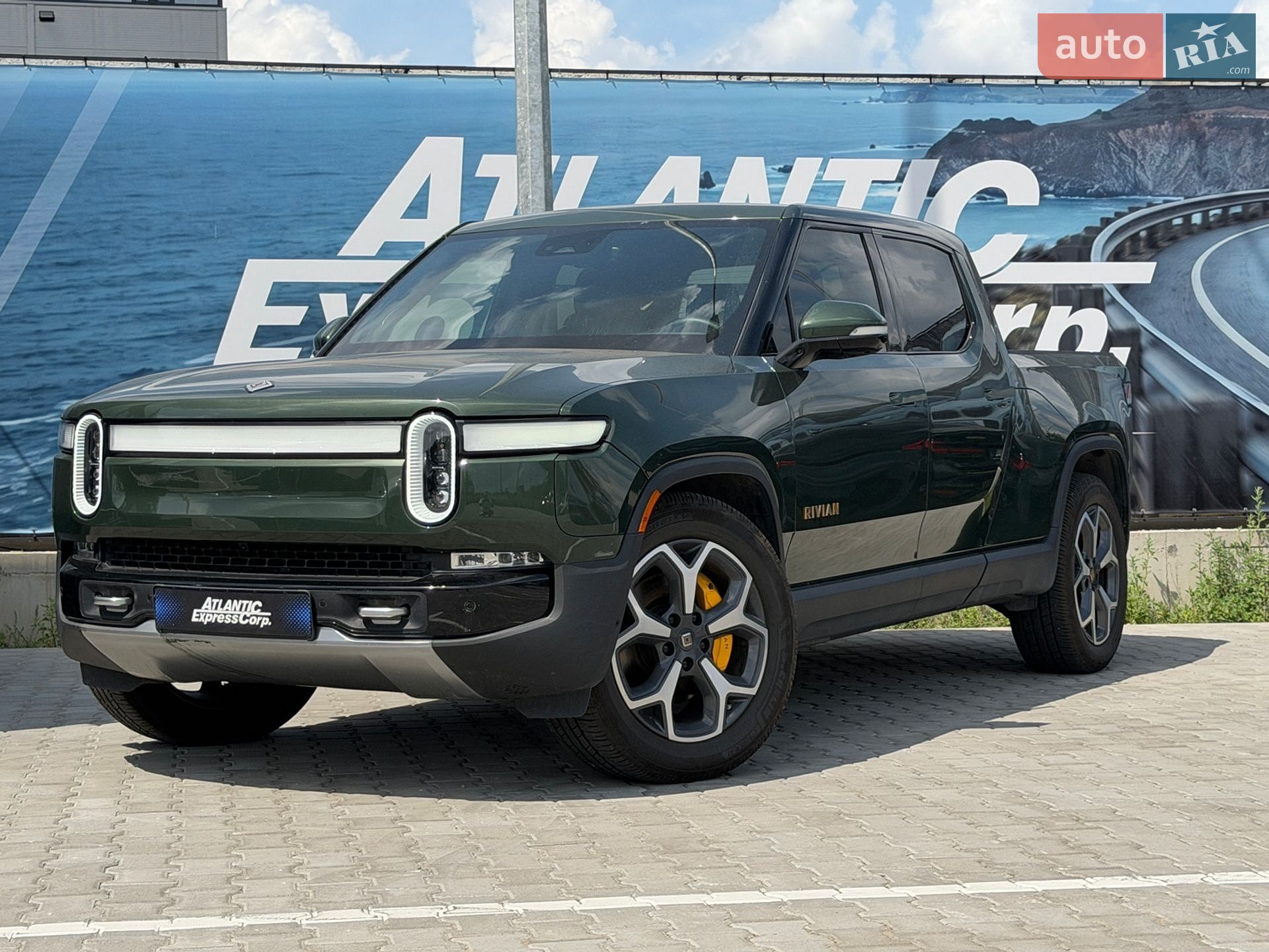 Rivian R1T 2022 VIN 7FCTGAAA2NN007669 фото оголошення 2 з 16