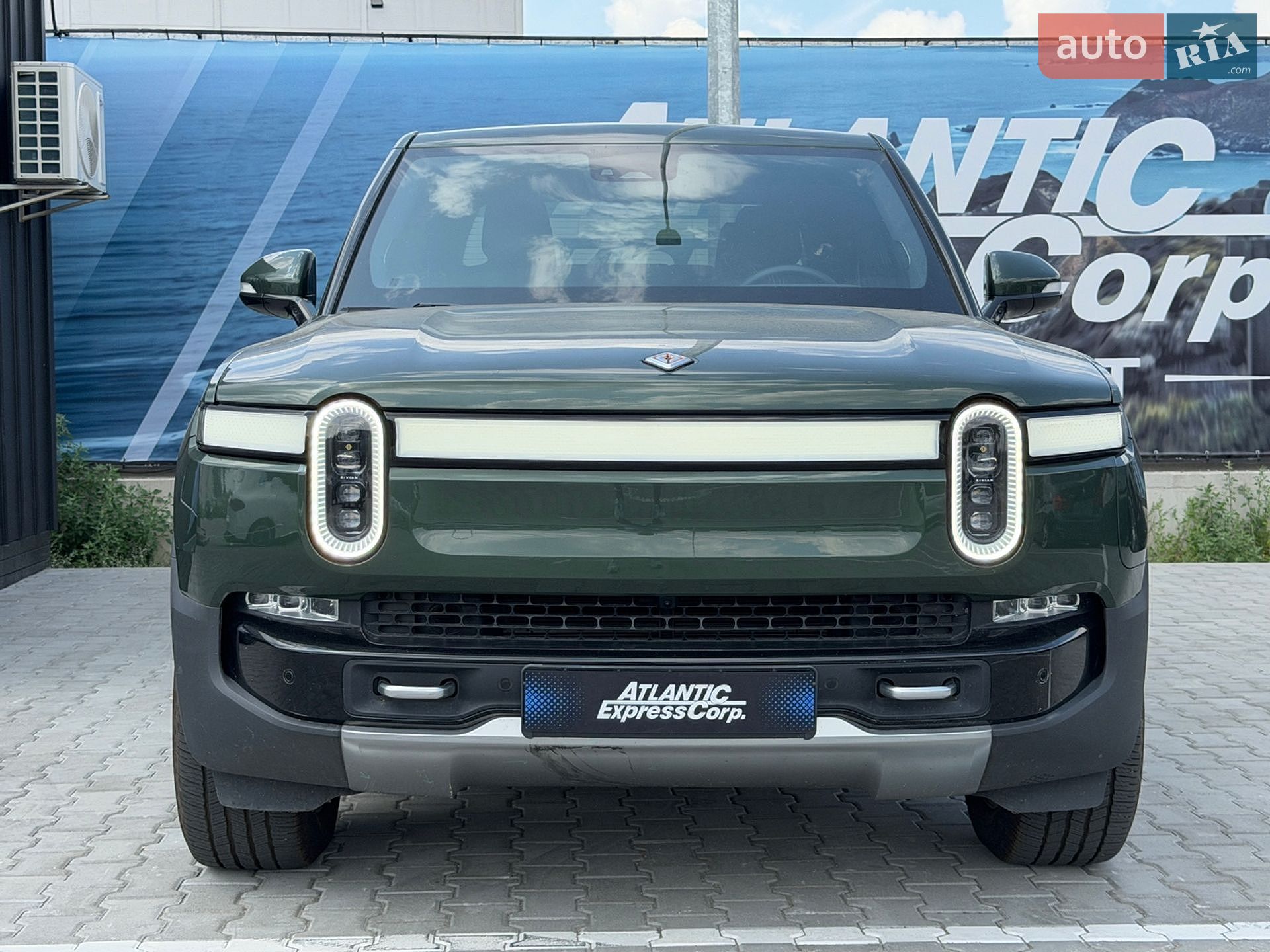 Rivian R1T 2022 VIN 7FCTGAAA2NN007669 фото оголошення 3 з 16