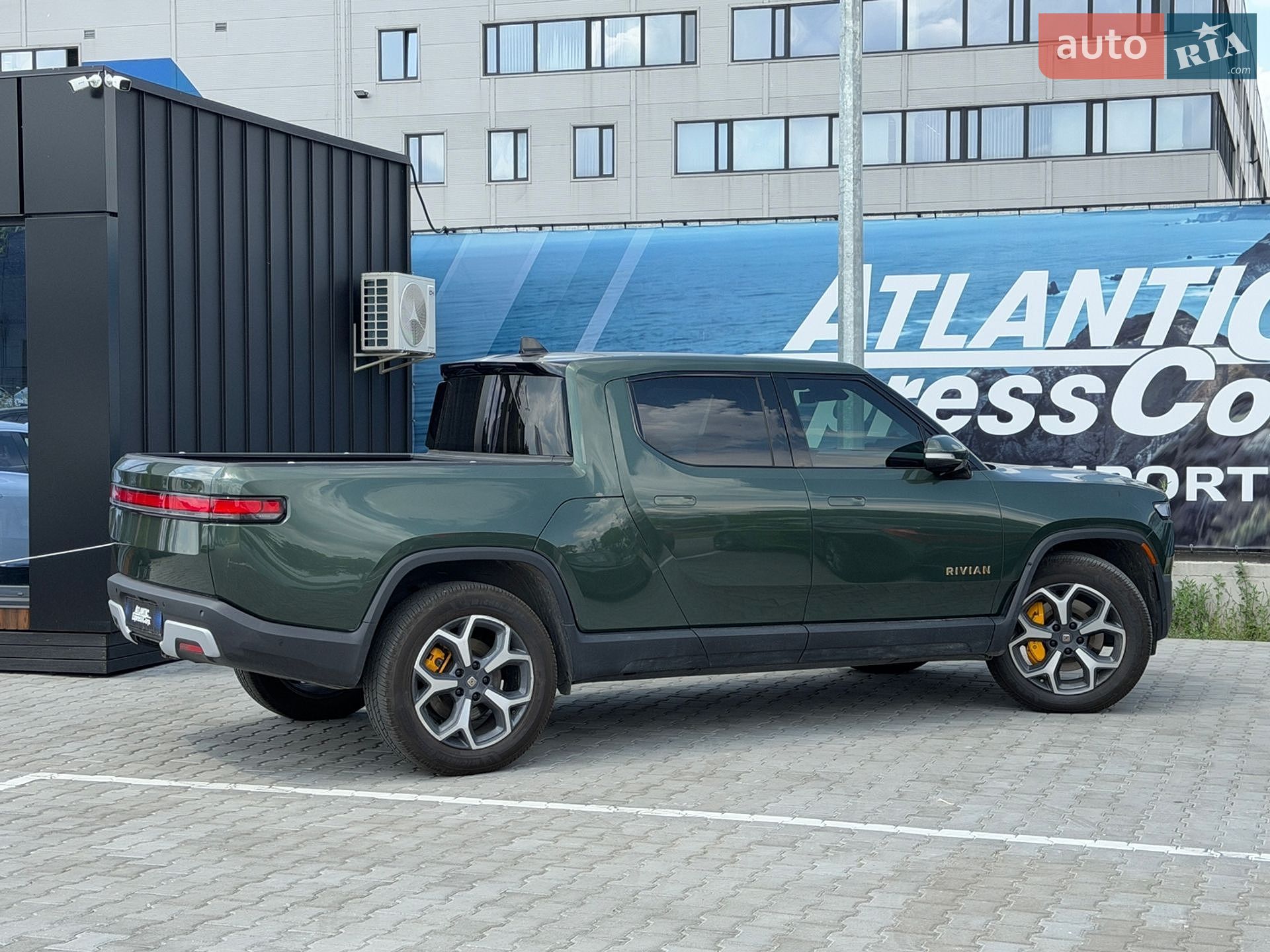 Rivian R1T 2022 VIN 7FCTGAAA2NN007669 фото оголошення 4 з 16