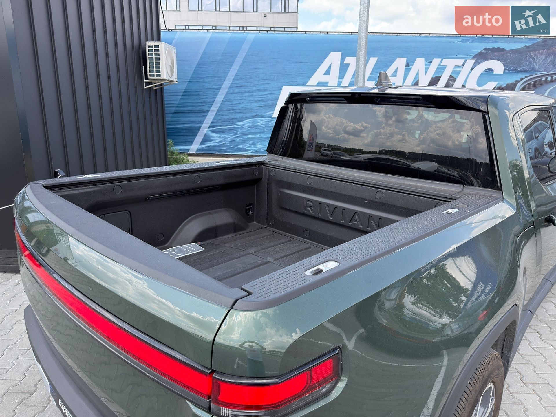 Rivian R1T 2022 VIN 7FCTGAAA2NN007669 фото оголошення 6 з 16