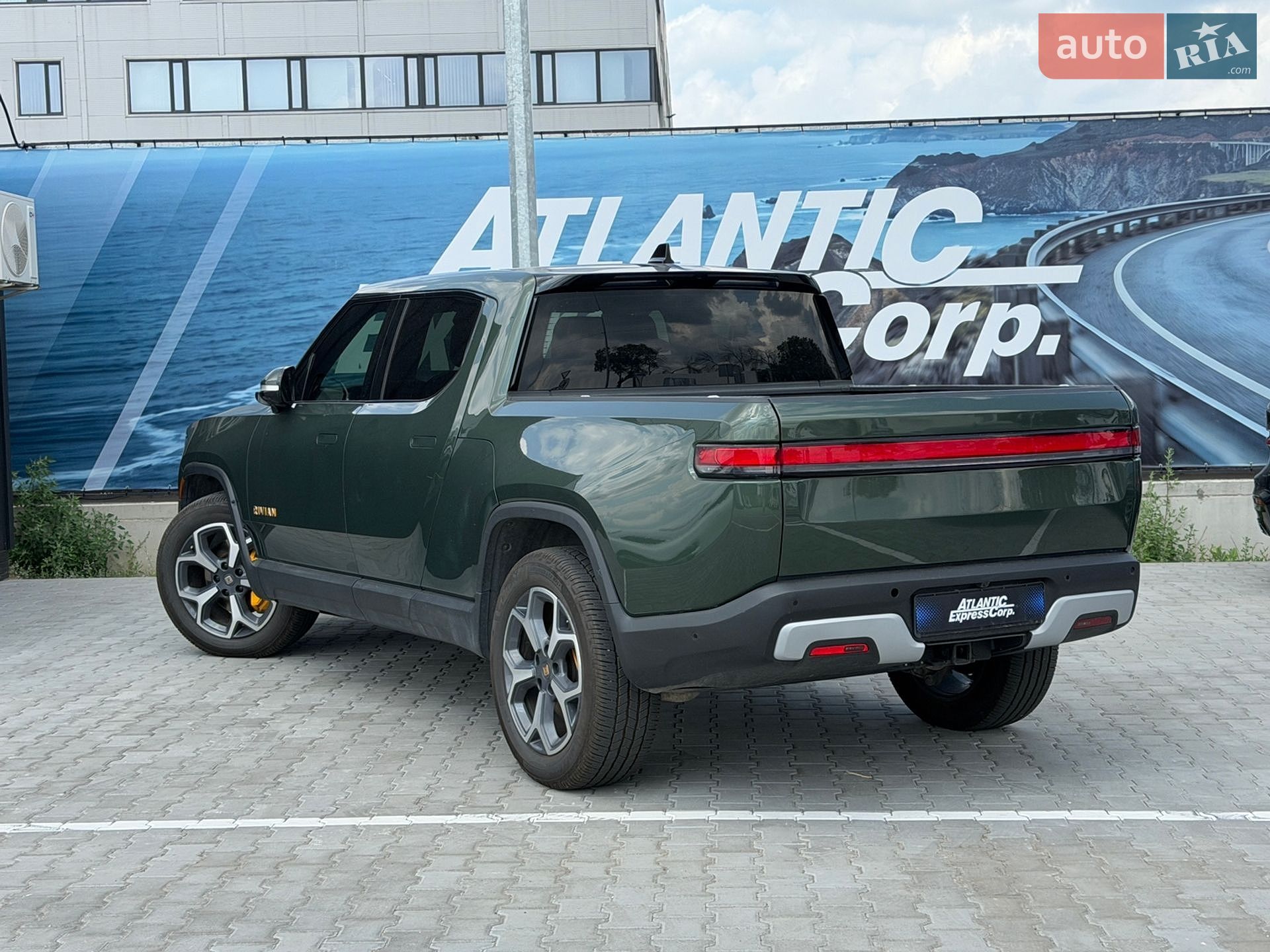Rivian R1T 2022 VIN 7FCTGAAA2NN007669 фото оголошення 5 з 16
