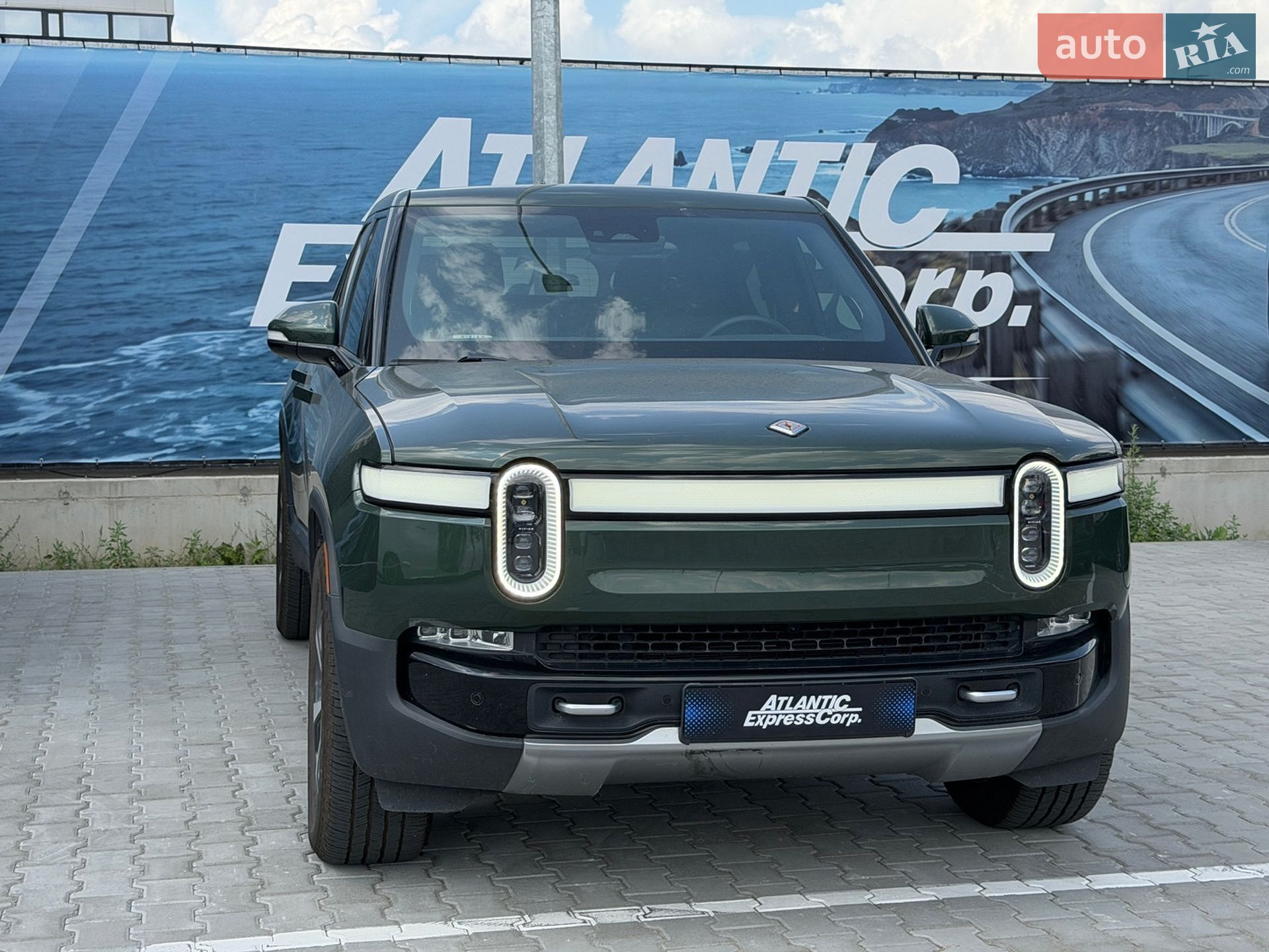 Rivian R1T 2022 VIN 7FCTGAAA2NN007669 фото оголошення 8 з 16