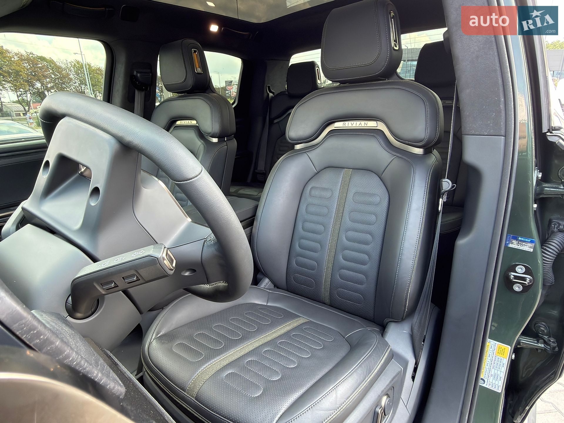 Rivian R1T 2022 VIN 7FCTGAAA2NN007669 фото оголошення 10 з 16