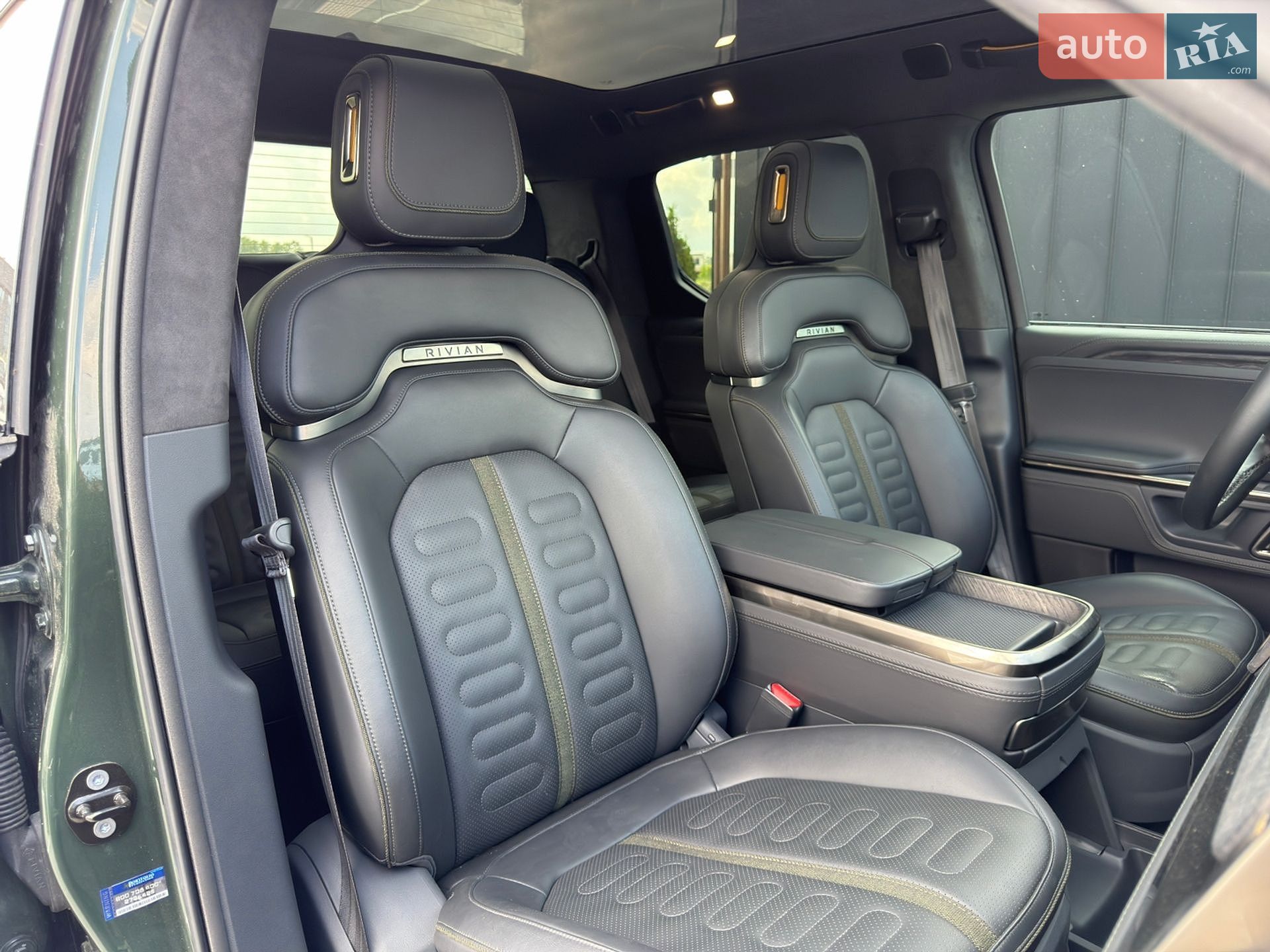 Rivian R1T 2022 VIN 7FCTGAAA2NN007669 фото оголошення 11 з 16