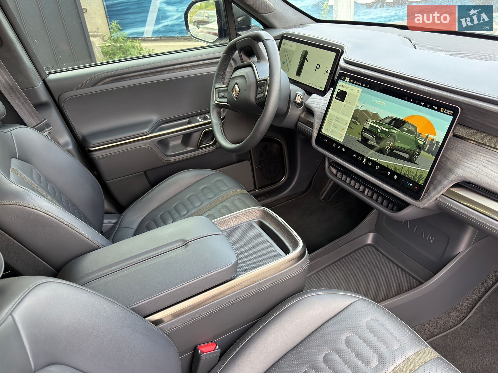 Rivian R1T 2022 VIN 7FCTGAAA2NN007669 фото оголошення 13 з 16