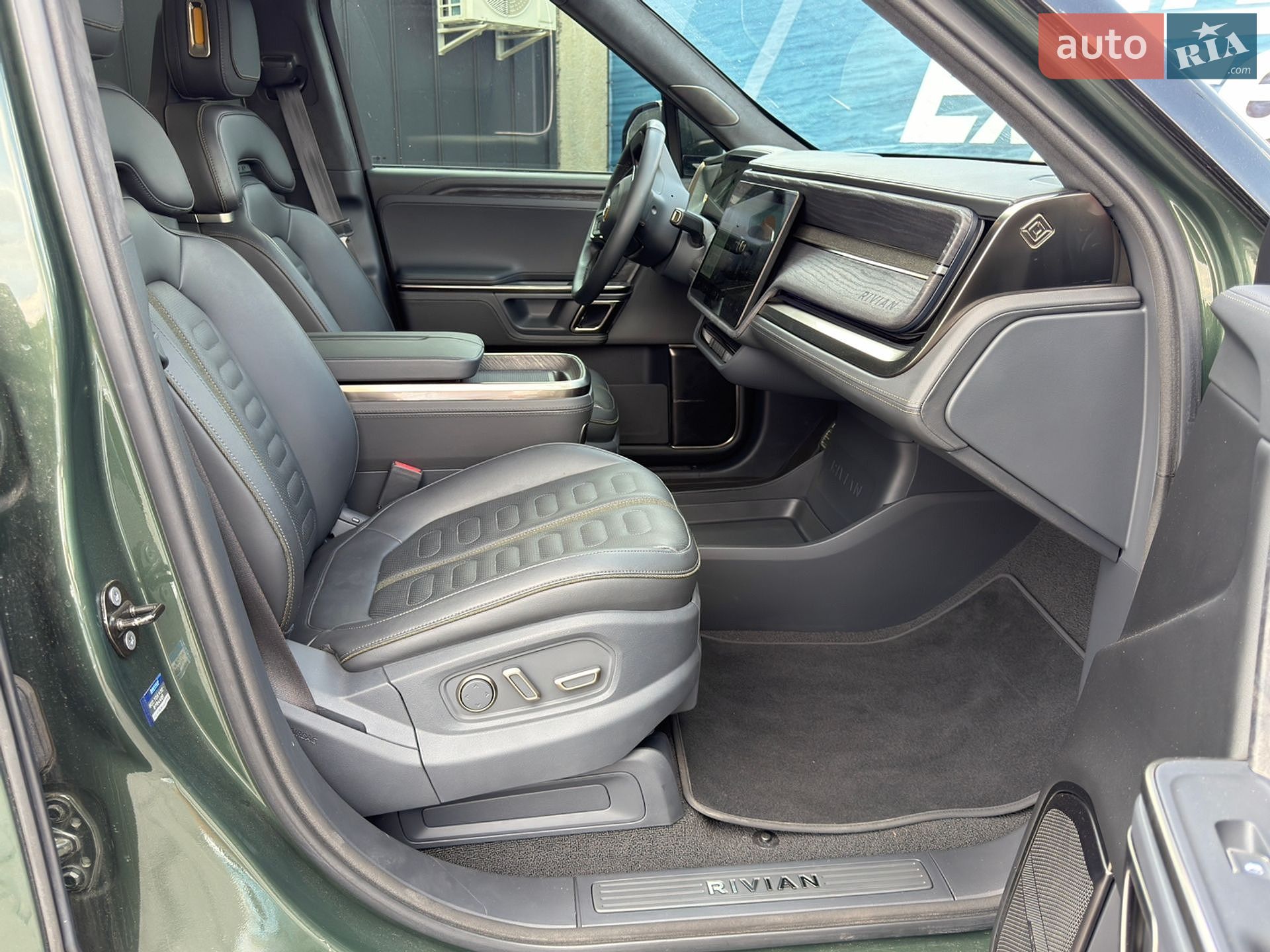 Rivian R1T 2022 VIN 7FCTGAAA2NN007669 фото оголошення 15 з 16