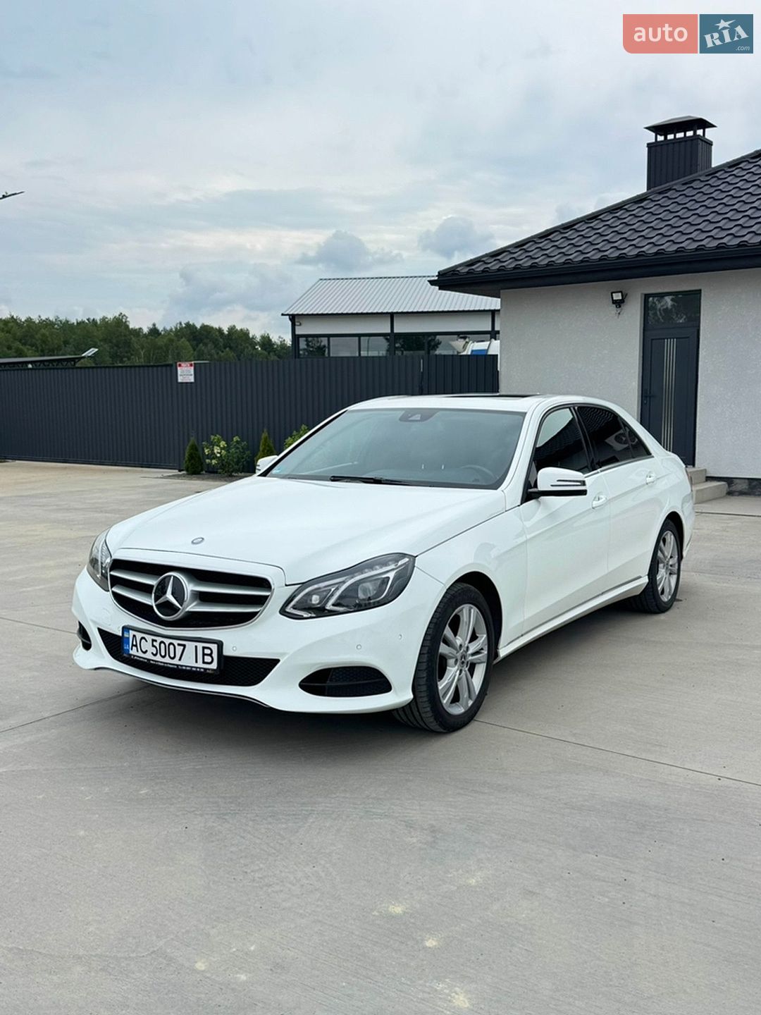 Mercedes-Benz E-Class 2014 VIN WDD2120031B075915 фото оголошення 2 з 30