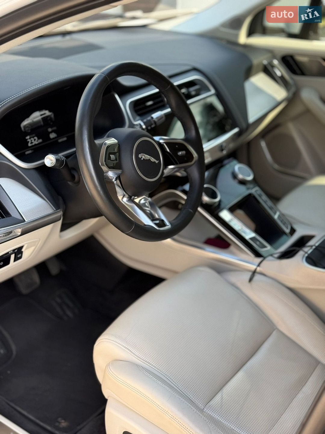 Jaguar I-Pace 2019 VIN SADHA2B10L1F84617 фото оголошення 10 з 19