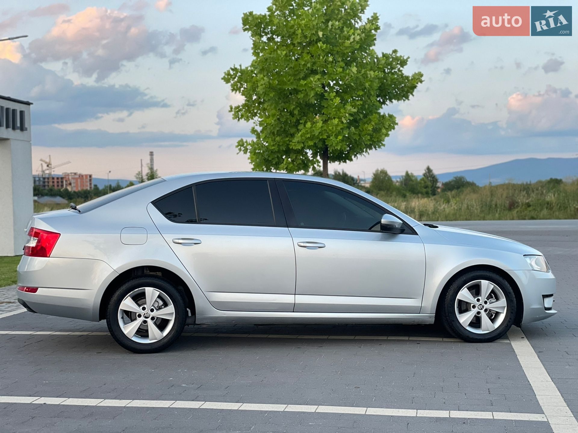 Skoda Octavia 2015 VIN TMBAG7NEXG0023695 фото оголошення 11 з 40