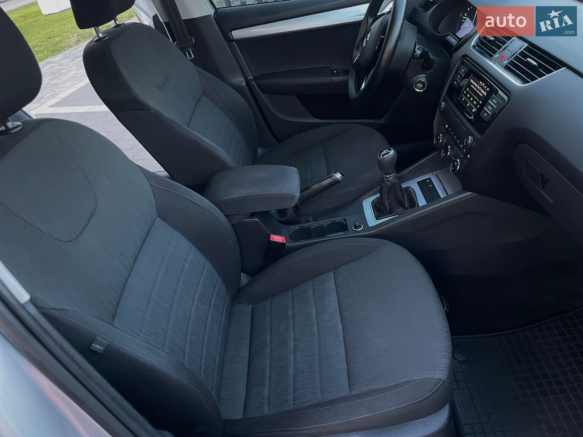 Skoda Octavia 2015 VIN TMBAG7NEXG0023695 фото оголошення 24 з 40