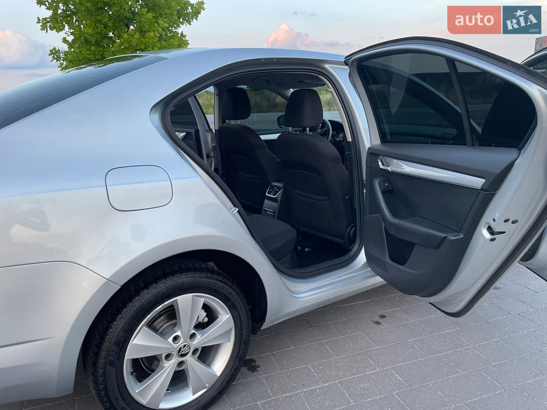 Skoda Octavia 2015 VIN TMBAG7NEXG0023695 фото оголошення 26 з 40