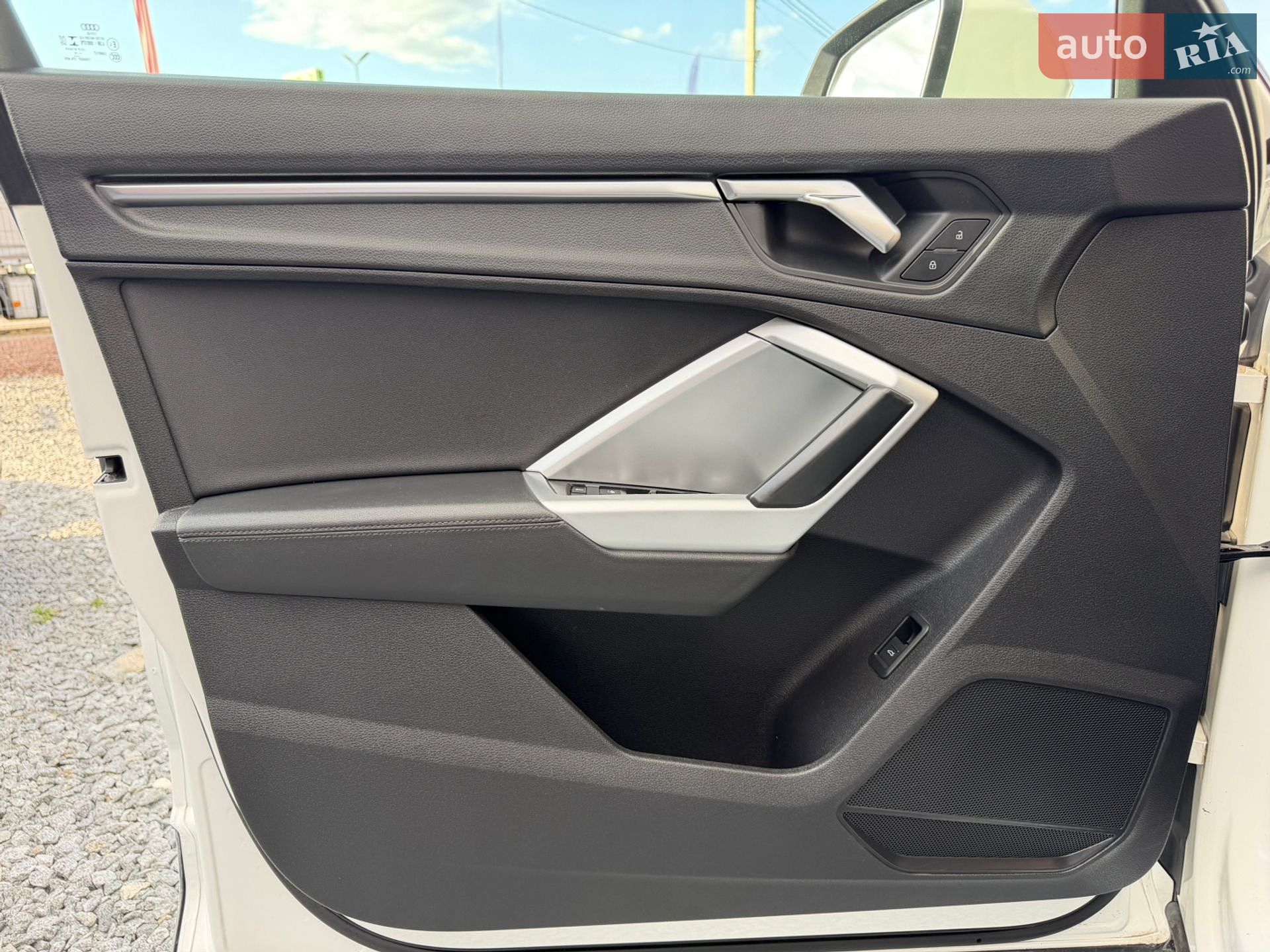 Audi Q3 2020 VIN WA1AECF32L1029498 фото оголошення 16 з 32