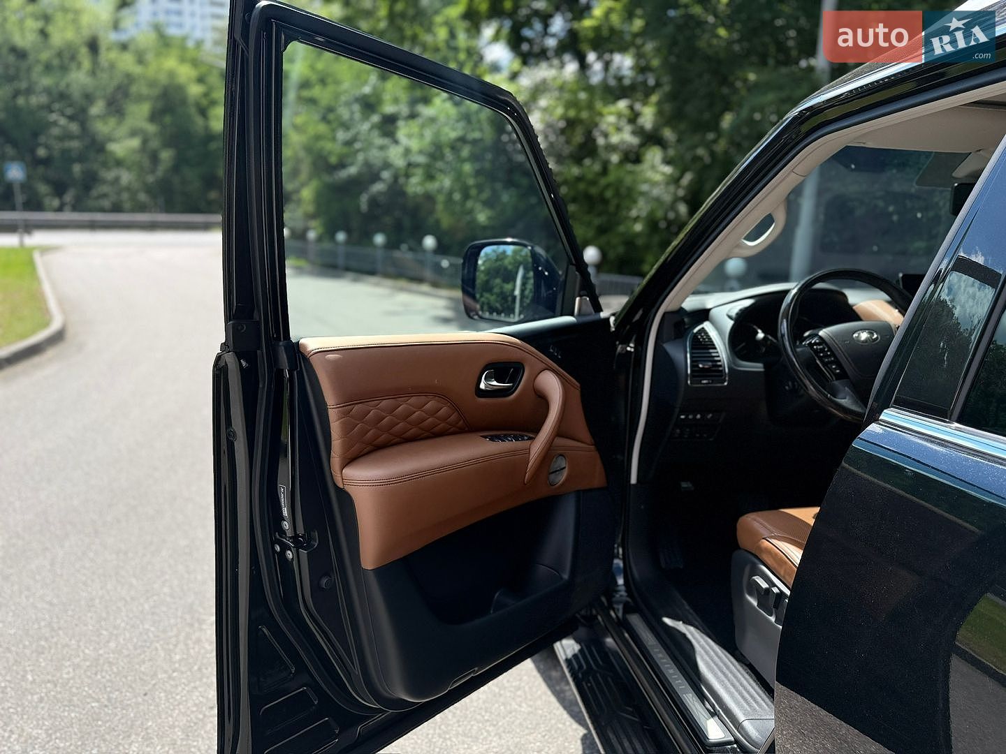 Infiniti QX80 2023 VIN JN1JANZ62U0140068 фото оголошення 9 з 29