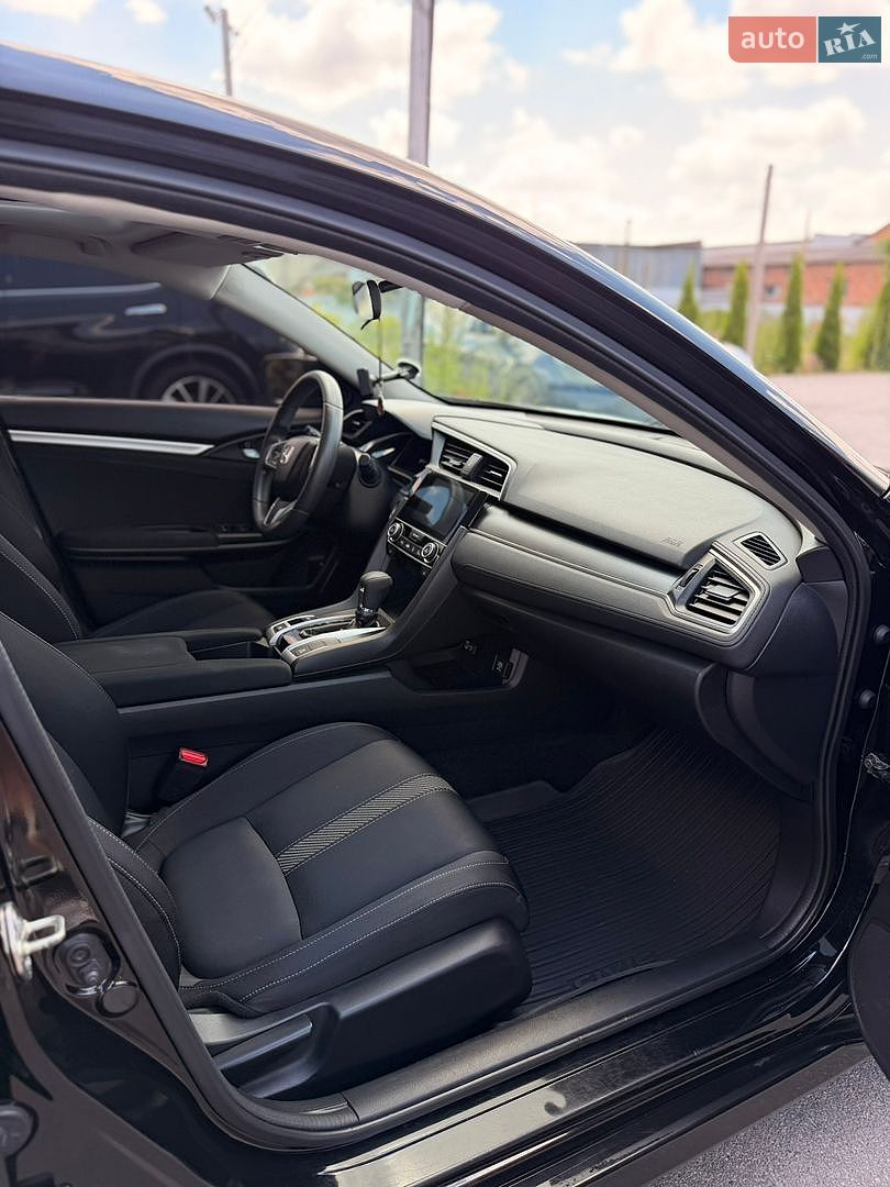 Honda Civic 2017 VIN 2HGFC2F83HH031827 фото оголошення 3 з 26