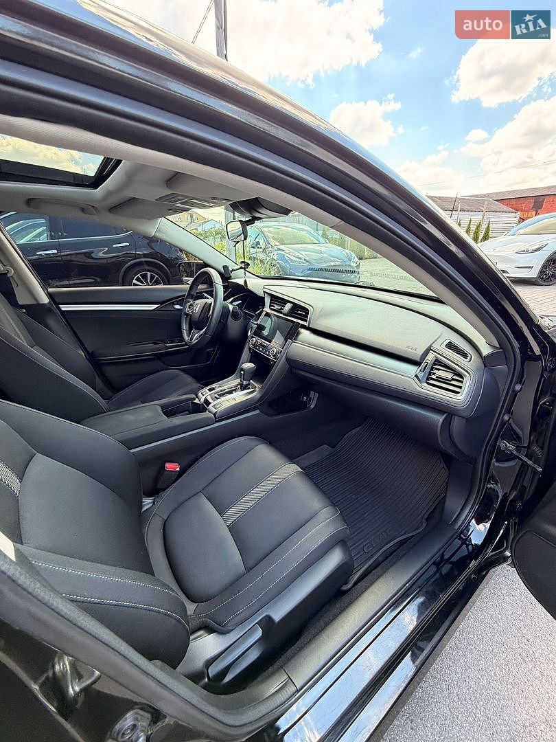Honda Civic 2017 VIN 2HGFC2F83HH031827 фото оголошення 4 з 26