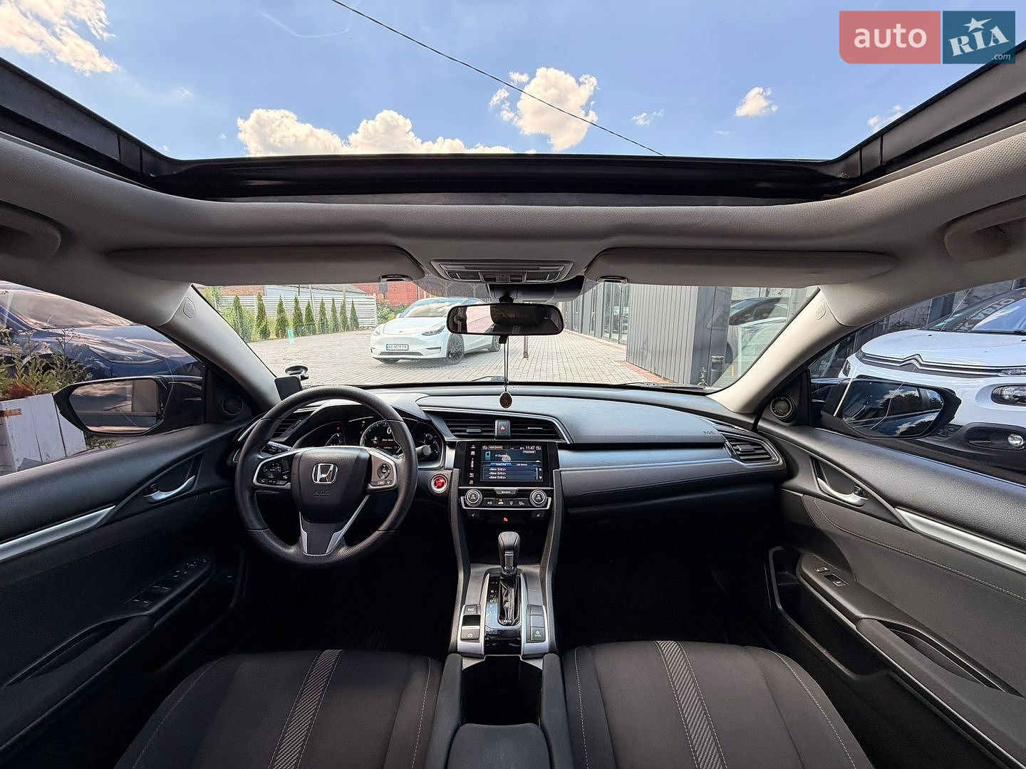 Honda Civic 2017 VIN 2HGFC2F83HH031827 фото оголошення 12 з 26