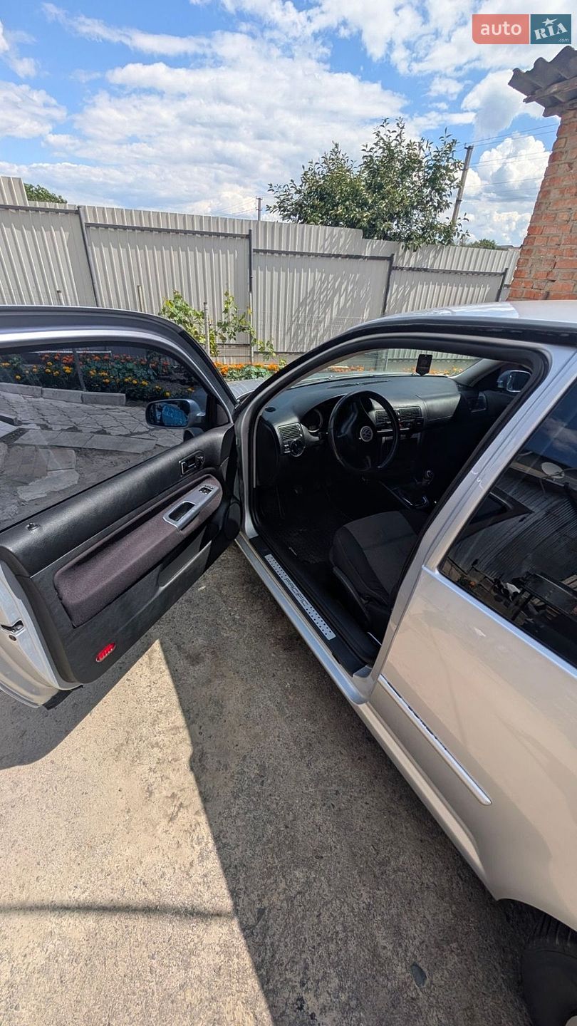 Volkswagen Golf 2003 VIN WVWZZZ1JZ3B126611 фото оголошення 10 з 16