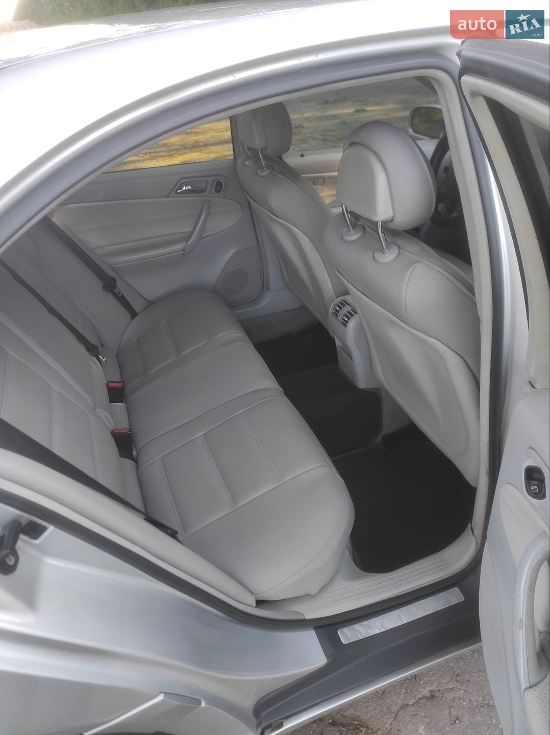 Mercedes-Benz C-Class 2000 VIN WDB2030351A102528 фото оголошення 4 з 5