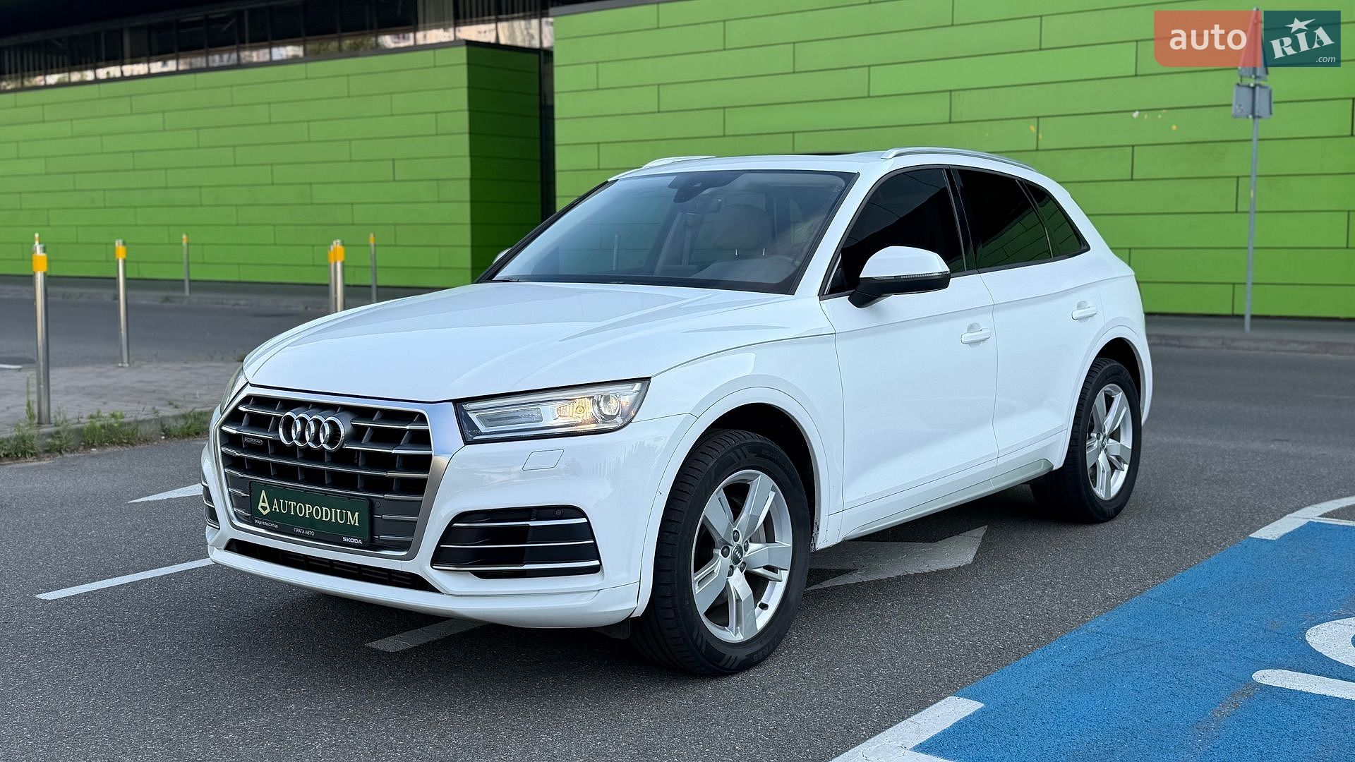 Audi Q5 2017 VIN WA1ANAFY3J2004763 фото оголошення 4 з 40