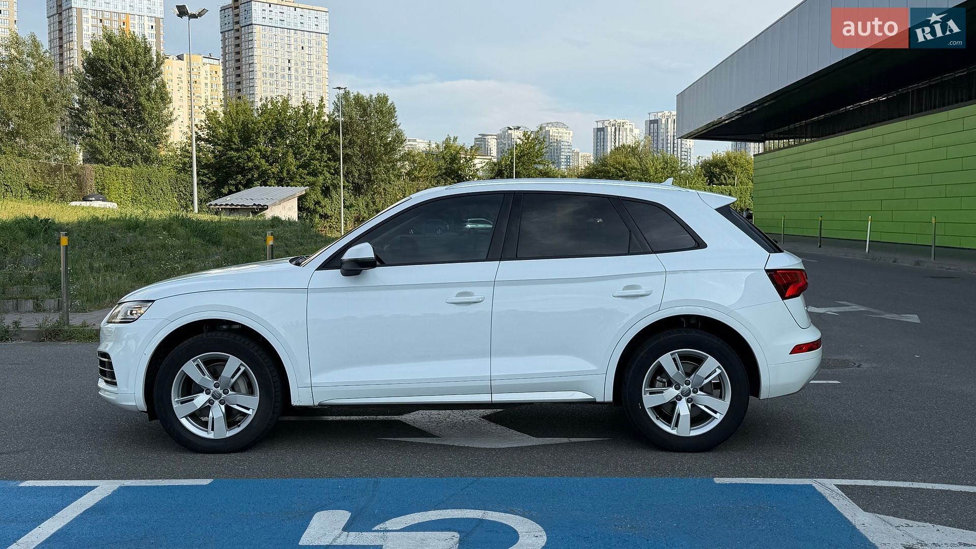 Audi Q5 2017 VIN WA1ANAFY3J2004763 фото оголошення 5 з 40