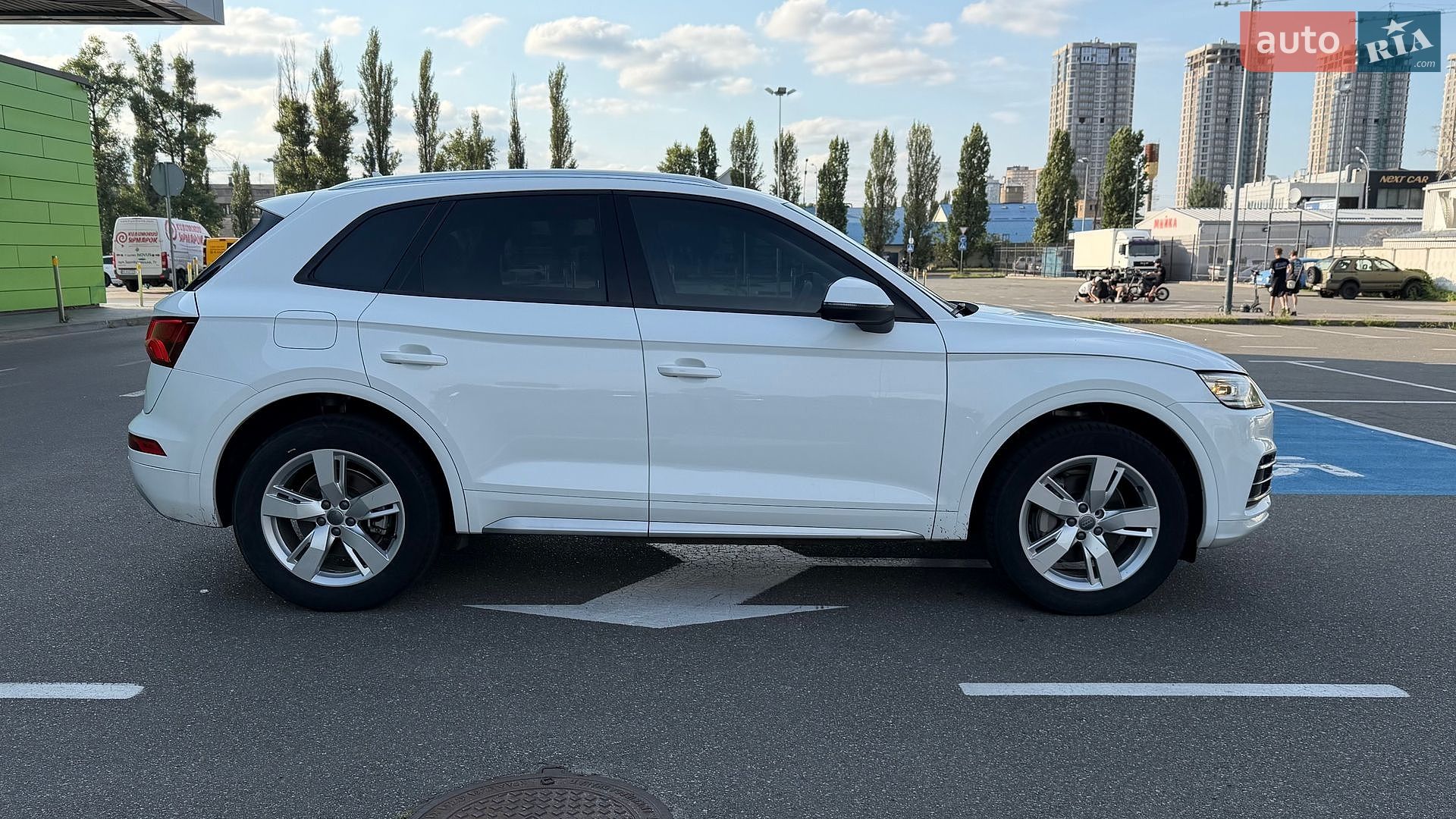 Audi Q5 2017 VIN WA1ANAFY3J2004763 фото оголошення 9 з 40