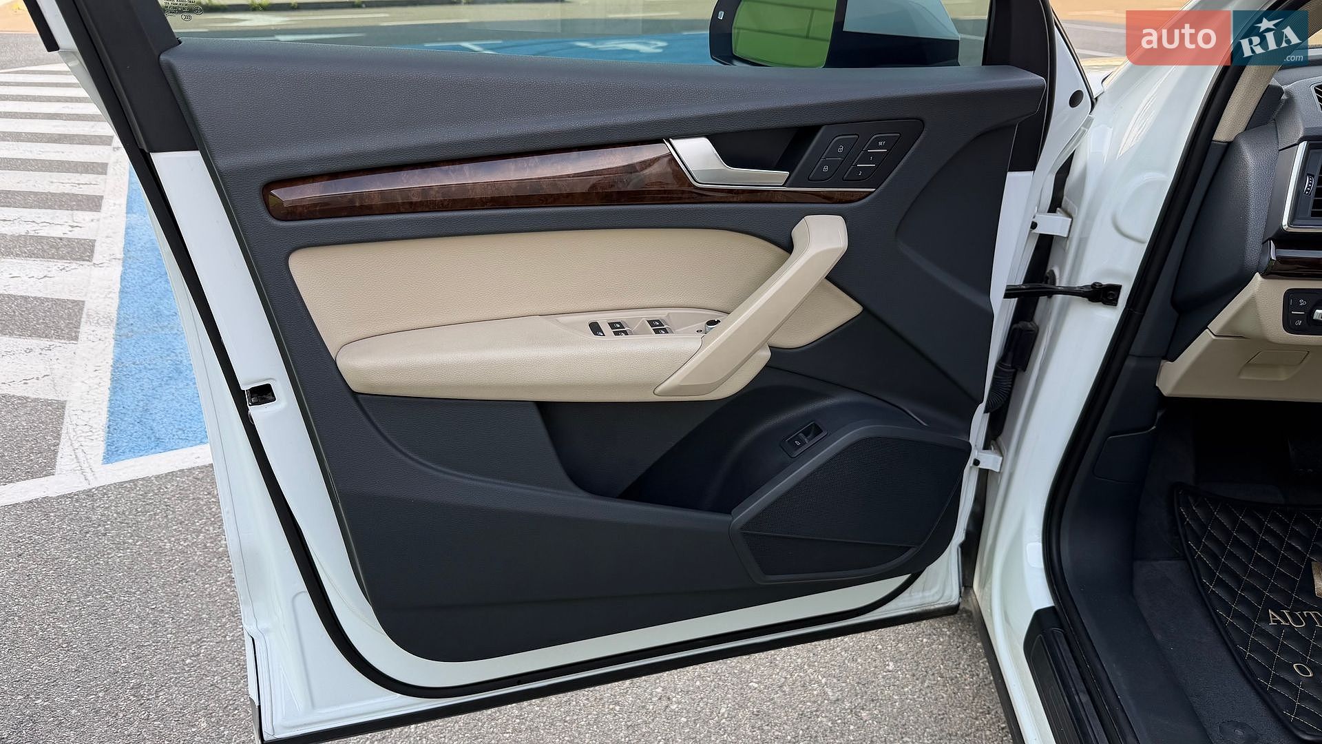 Audi Q5 2017 VIN WA1ANAFY3J2004763 фото оголошення 15 з 40