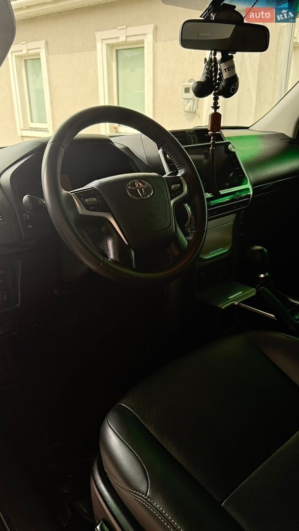 Toyota Land Cruiser Prado 2019 VIN JTEBR3FJ50K150430 фото оголошення 9 з 26