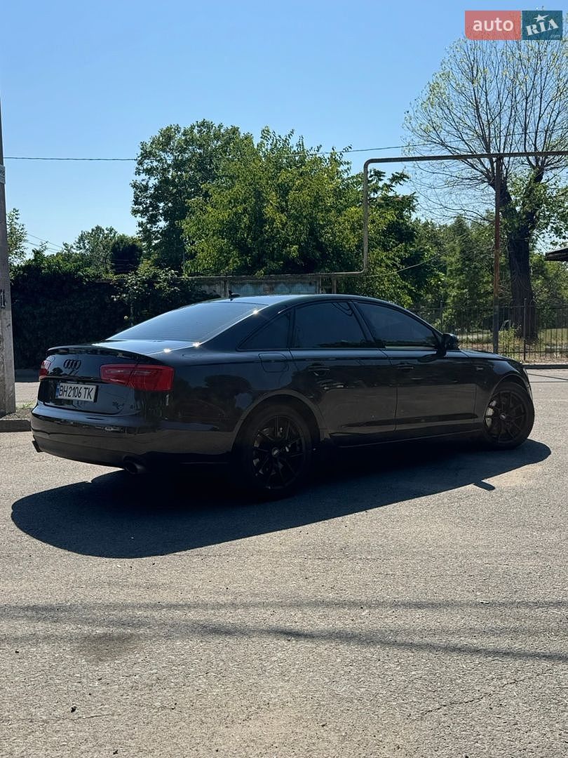 Audi A6 2012 VIN WAUGGAFC1DN017008 фото оголошення 3 з 22