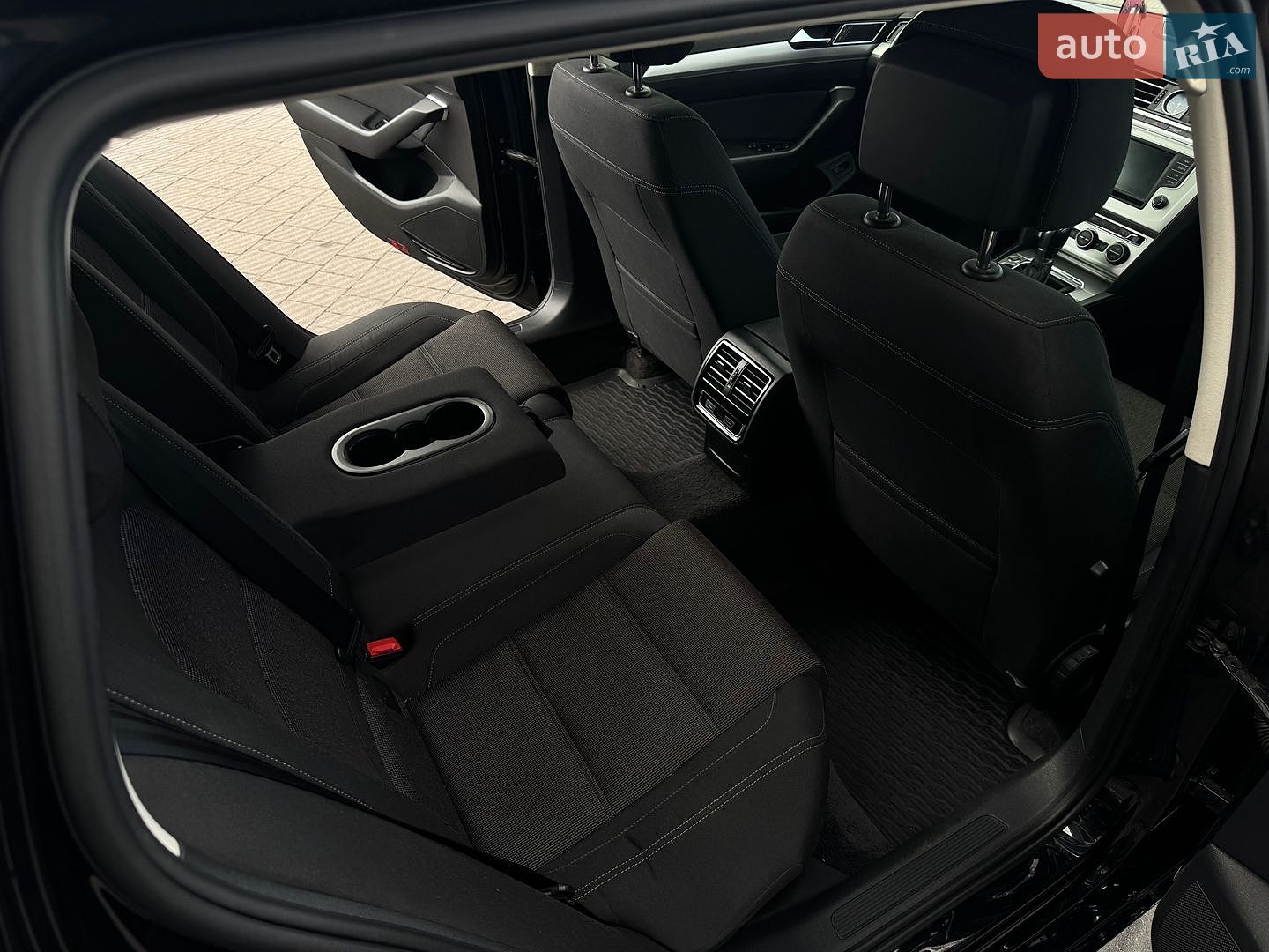 Volkswagen Passat 2015 VIN WVWZZZ3CZGE036123 фото оголошення 10 з 22