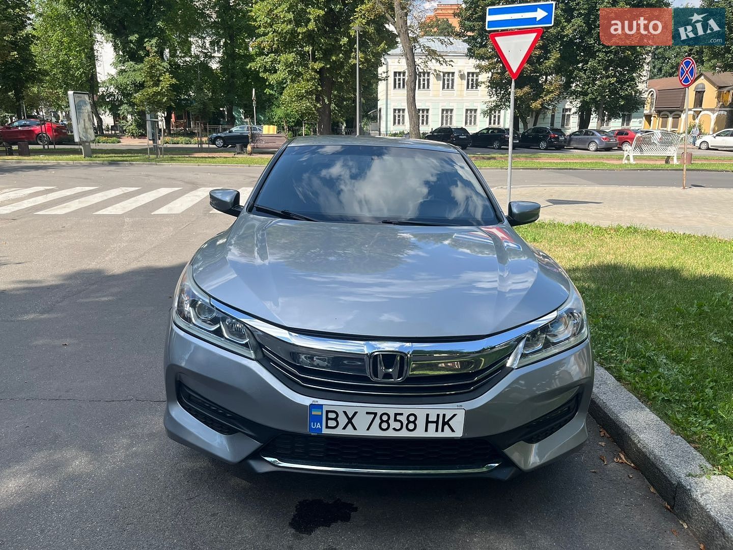 Honda Accord 2017 VIN 1HGCR2F51HA134590 фото оголошення 5 з 25